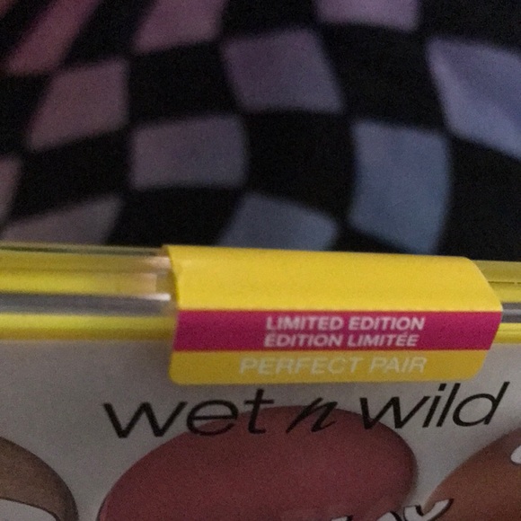 ✨🆕Wet N Wild X Sesame Street Collection “Perfect Pair” Blush & Highlighter Trio - Picture 6 of 12